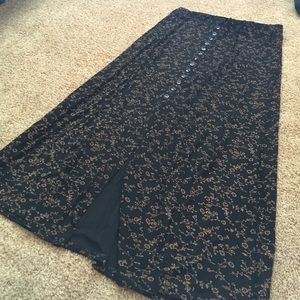 🌼BRIGGS NEW YORK- Flower button-down maxi skirt🌼