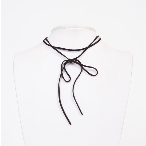 NWT || Black Faux Suede Bow Tie Choker Necklace - Picture 2 of 4