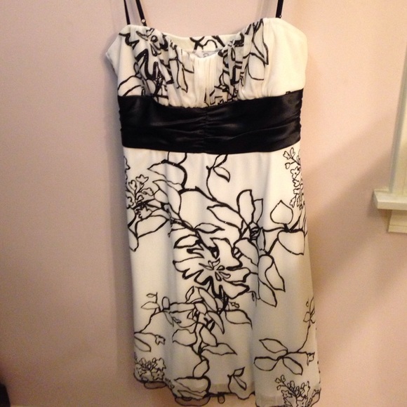 White and black flower dress