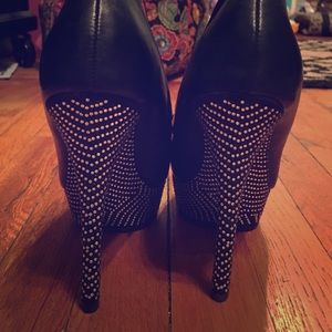 Black heels with sparkles!