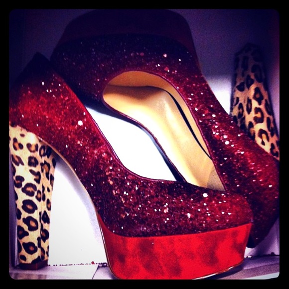Gorgeous Red & Leopard Heels 👠