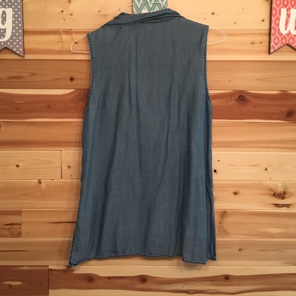 Sleeveless Denim Hi-Lo Tunic 🌺 - Picture 2 of 3