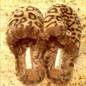Michael Kors cheetah print slippers 🐯
