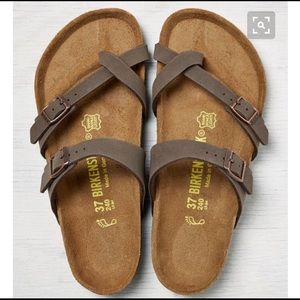 ISO Birkenstocks like these!!