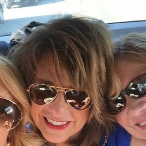 Meet your Posher, Julie