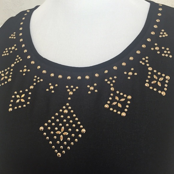 Sleeveless size XL black top with gold studs. B009 - Picture 3 of 4