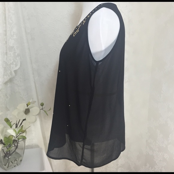 Sleeveless size XL black top with gold studs. B009 - Picture 2 of 4