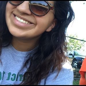 Meet your Posher, Crystal