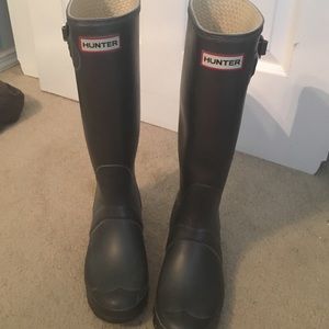 Size 7 hunter boots!