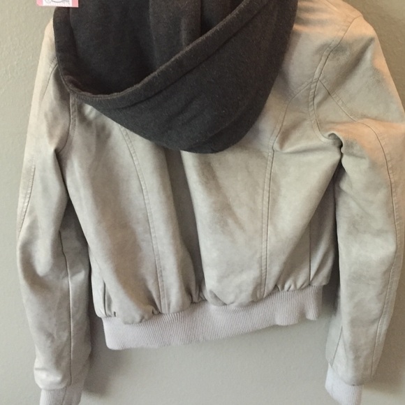 Double layered leather jacket - Picture 3 of 3