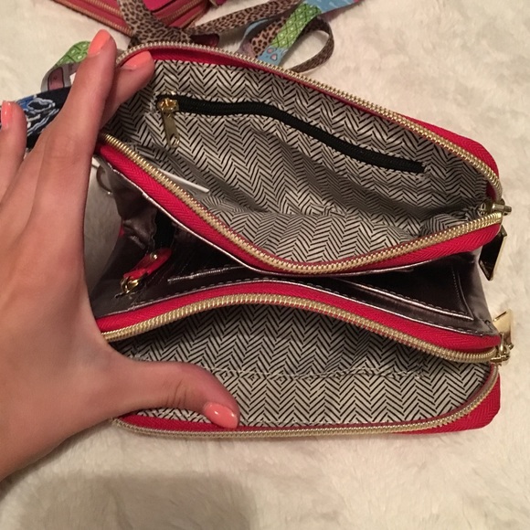 Authentic Red Steve Madden wallet - Picture 2 of 4
