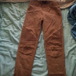 Beulah leggings with detail on knee