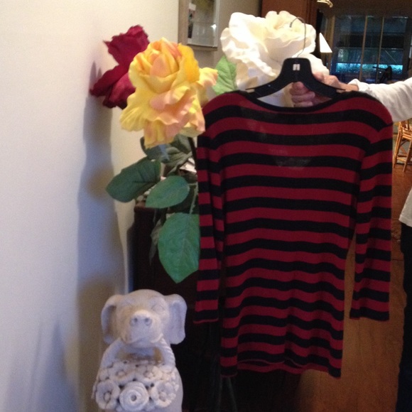 I.N.C. BLACK AND RED V NECK STRIPE TEE SHIRT - Picture 2 of 3