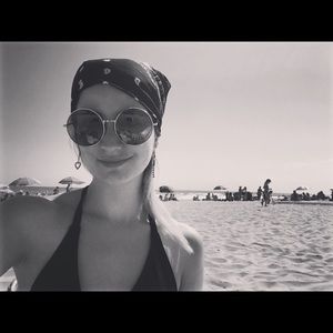 Meet your Posher, Melissa