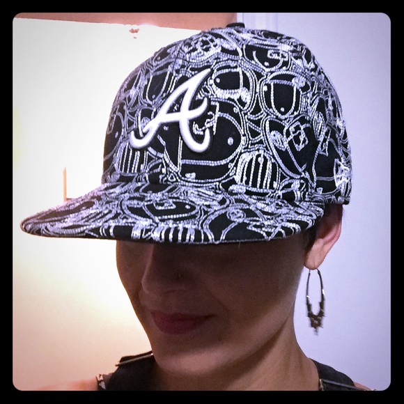 Fitted hat