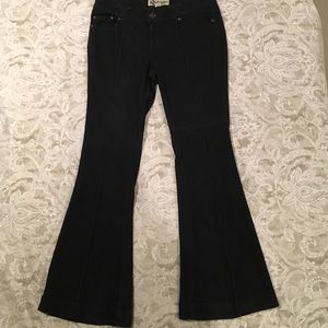 New without tags FLARE STRETCH JEANS 🌺