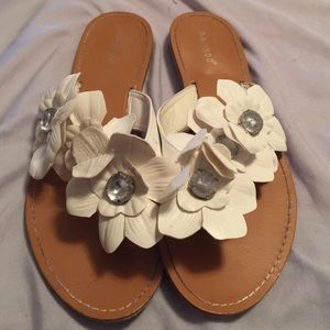 Bamboo Flower Rhinestone Sandals