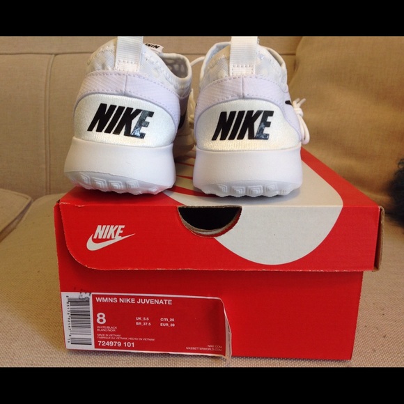 New! Nike Juvenate Shoe - Picture 3 of 3