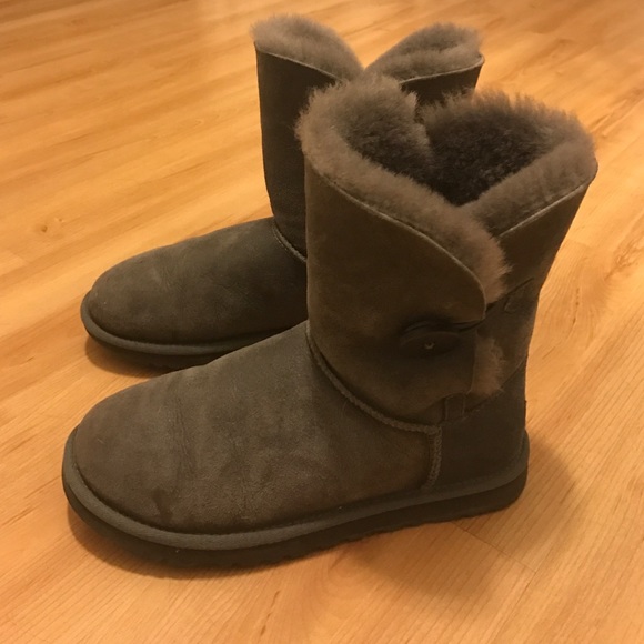 UGG Shoes - UGG Classic Short Bailey Boots
