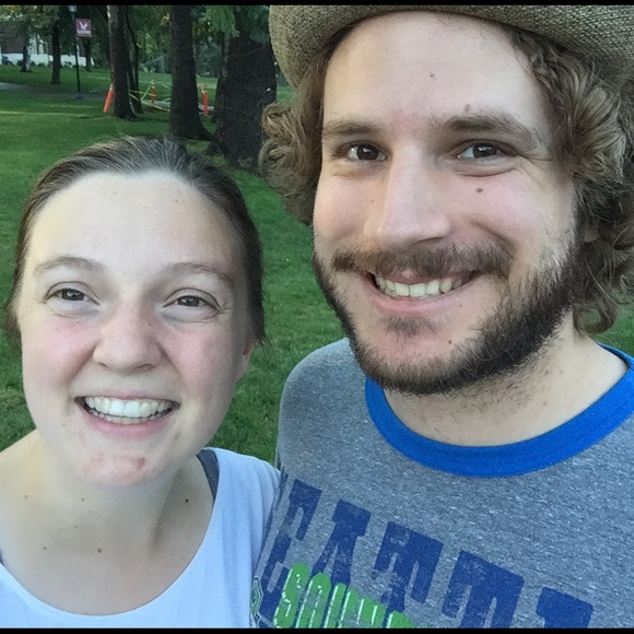 Meet your Posher, Ariel - Picture 3 of 3