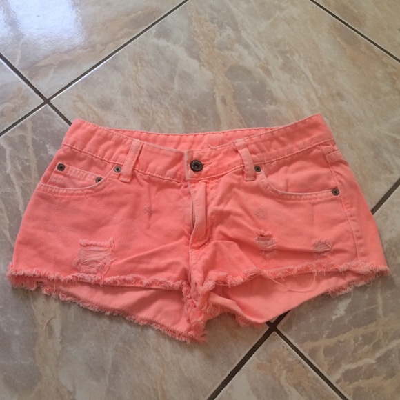 LF brand hot pink/salmon carmar shorts - Picture 1 of 3