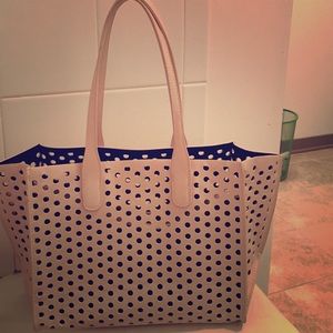 Light pink sport Zara basic bag.