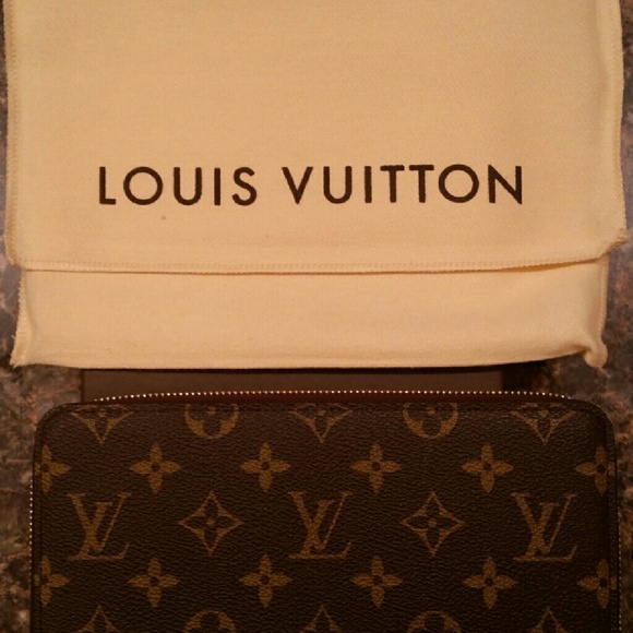 Louis Vuitton Zippy Organizer