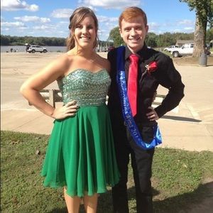 Beautiful green homecoming dress!