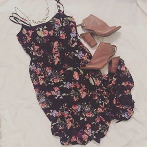 Cute, Fun Floral F21 Maxi Dress