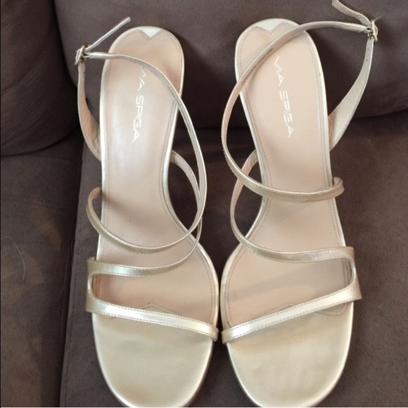 🚫SOLD Via Spiga Metallic Gold Heels 🚫