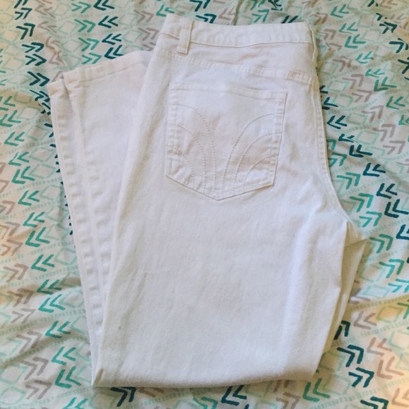 Merona White Crops