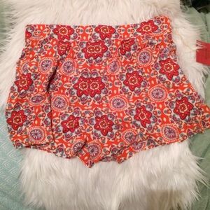 Patterned shorts!!😍