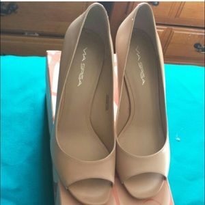 Via Spiga Nude Peep Toe Pumps