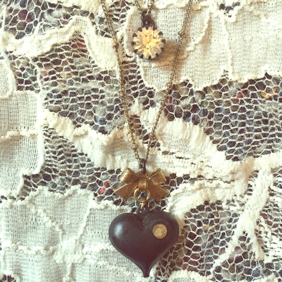 ❌SOLD- Betsey Johnson Black heart crystal necklace