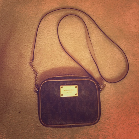 MK cross body
