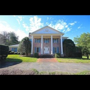 Meet your Posher, Olu