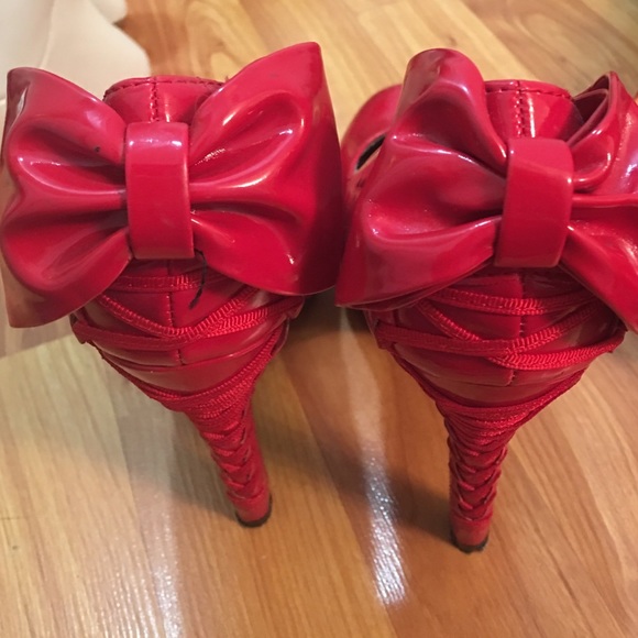 Red - Picture 3 of 4