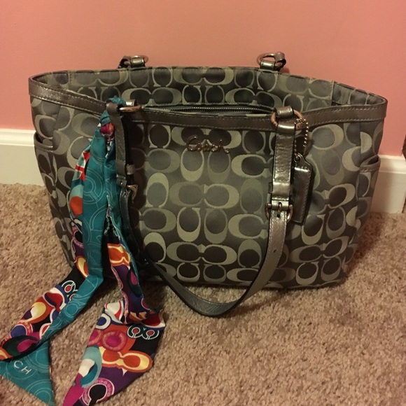 COACH 17676 GALLERY SIGNATURE EAST WEST TOTE