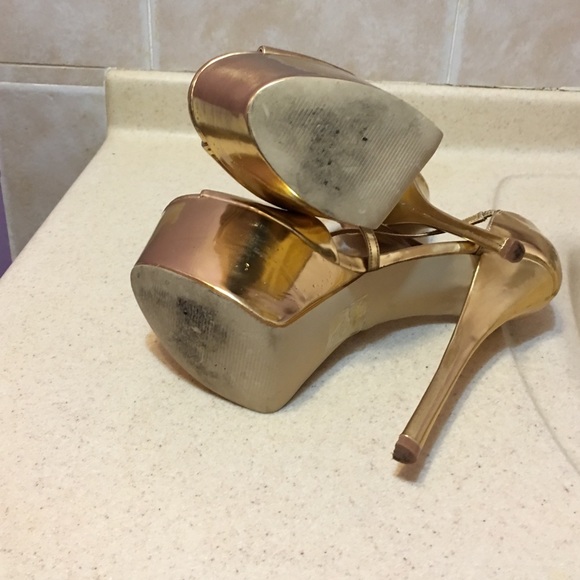 Platform Heels ๐ - Picture 4 of 4