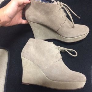 Lucky brand wedge suede boots taupe size 7
