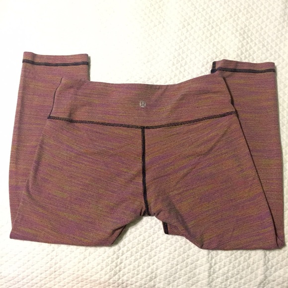 Lululemon Athletica yoga crop
