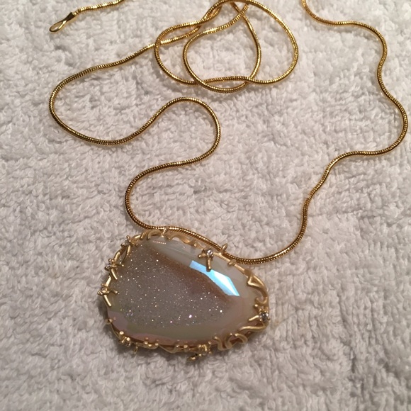 Iridescent drusy stone from Bobbie bracelet - Picture 3 of 4