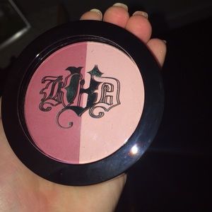 KVD Shade Light blush in Morticia and Gomez