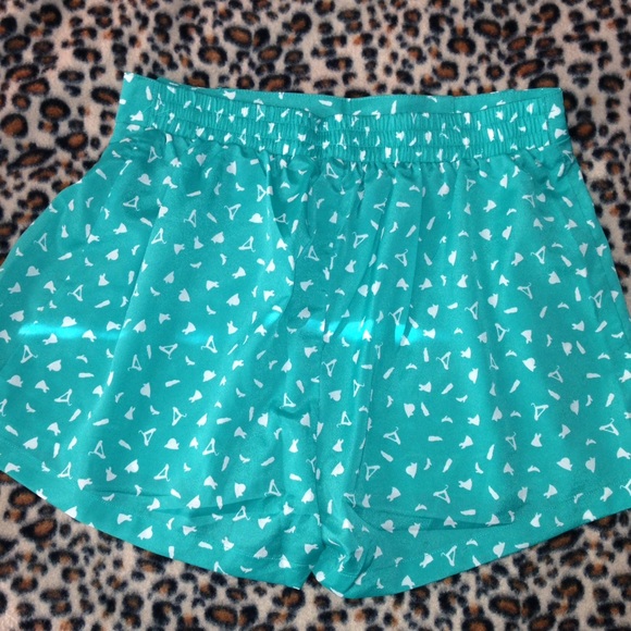 Shorts - Picture 3 of 4