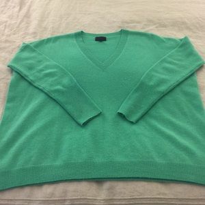 J. Crew 100% Cashmere boyfriend sweater. Size XS.