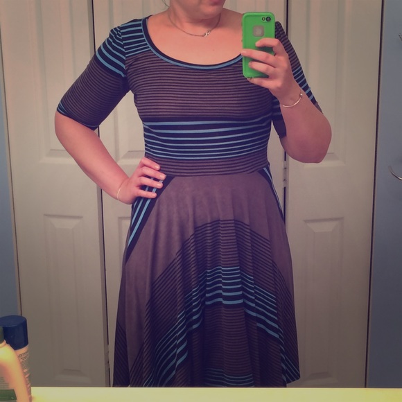 LulaRoe Nicole Sz L grey and blue stripe dress