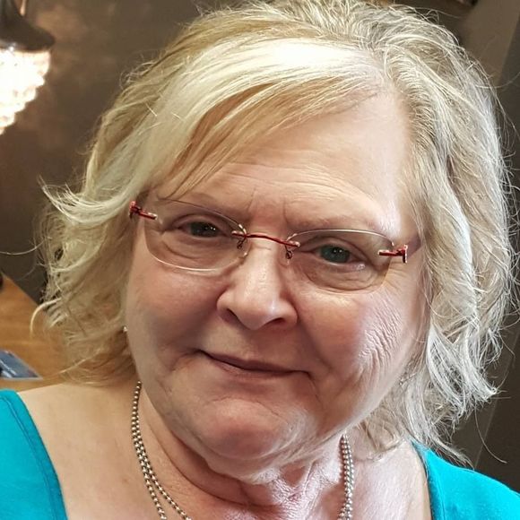 Meet your Posher, Linda