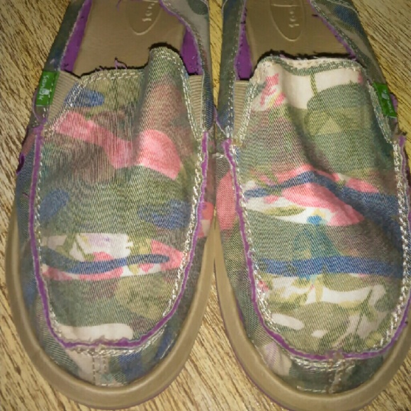 Sanuk shoes