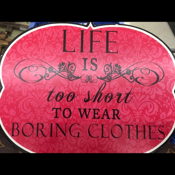 Meet your Posher, Lee Ann.  🎀Top Rated Seller💕 - Picture 2 of 4