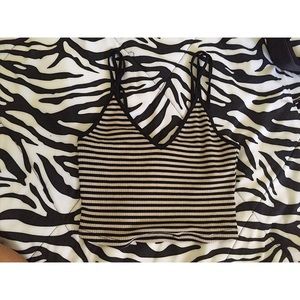 Striped crop top. 💘